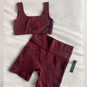 SET Active Sculptflex Seamless Ribbed Bra/Short Maroon NEW Small Bottom/Med Top